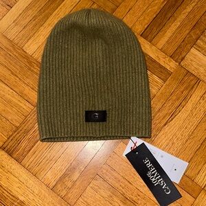 100% AUTHENTIC UGG CASHMERE BEANIE. OLIVE GREEN. WOMENS